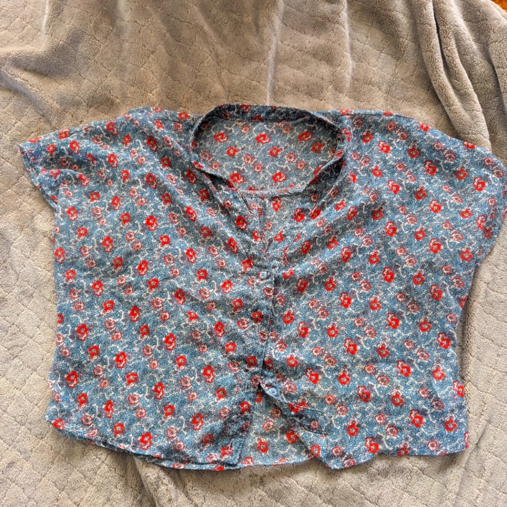 Floral Cropped Button Up Blouse